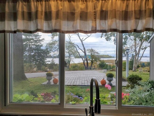 Photo - 27 Gled Hill St