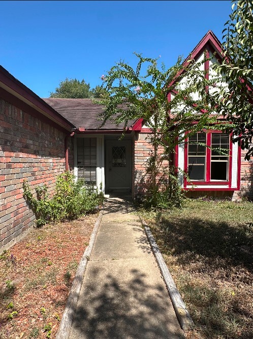Photo - 6603 Crakston St