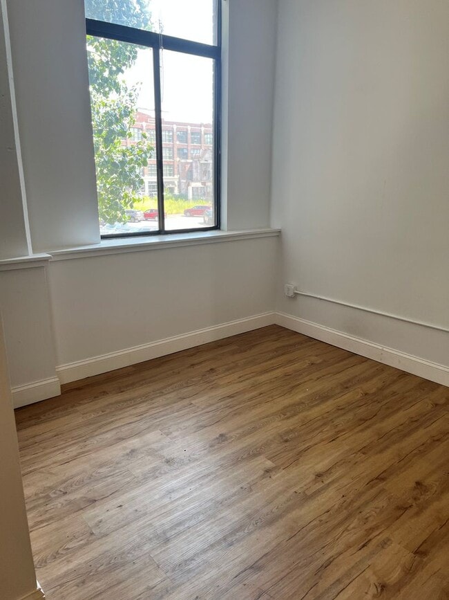 Photo - Leasing Agent Unit 212