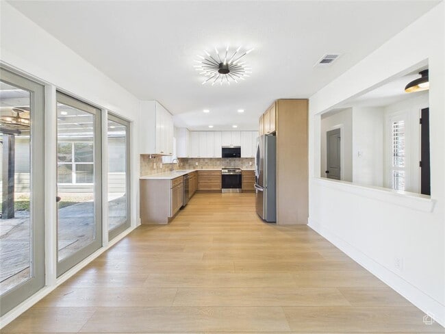 Photo - 9400 Longvale Dr