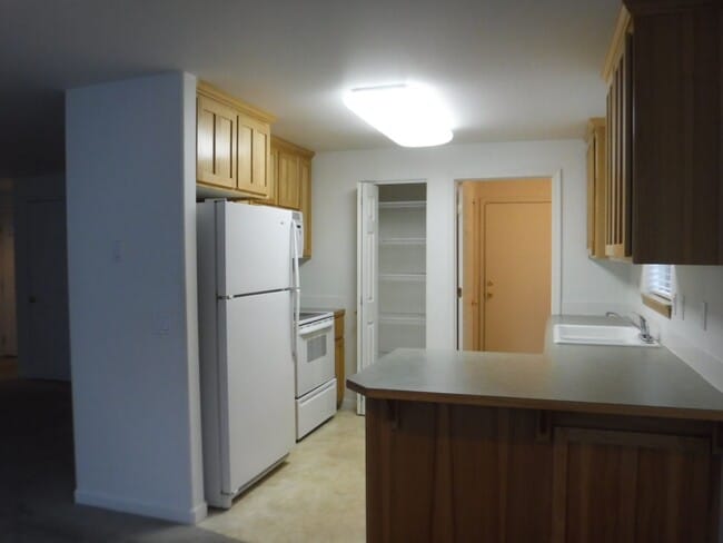 Photo - 2 Bed/2 Bath Apartment Located Near OSU/COCC Campus - Attached Garage Unit 2