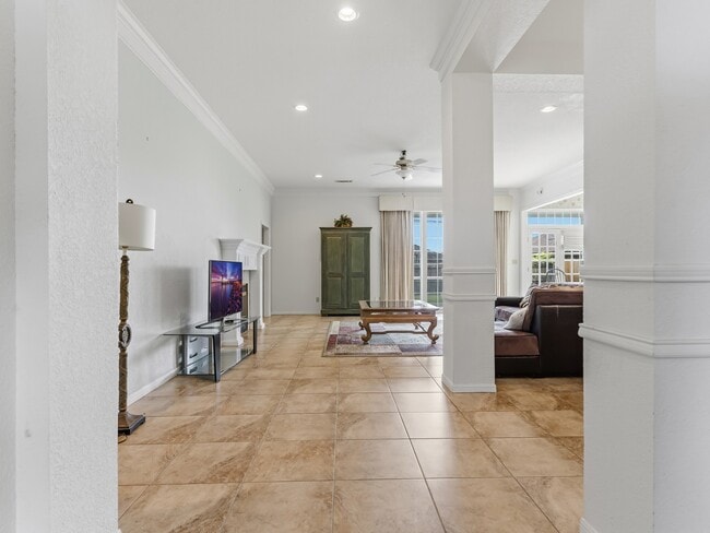 Photo - 2107 Ave K