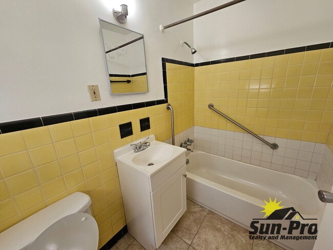 Photo - 628 Byron Ave