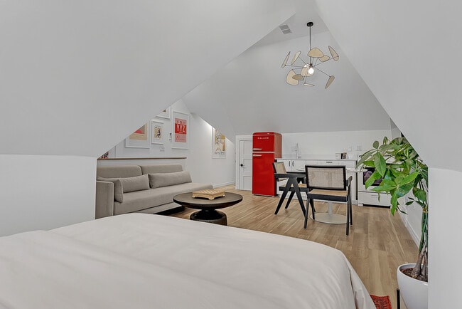 Photo - 195 Osler St Unit 1