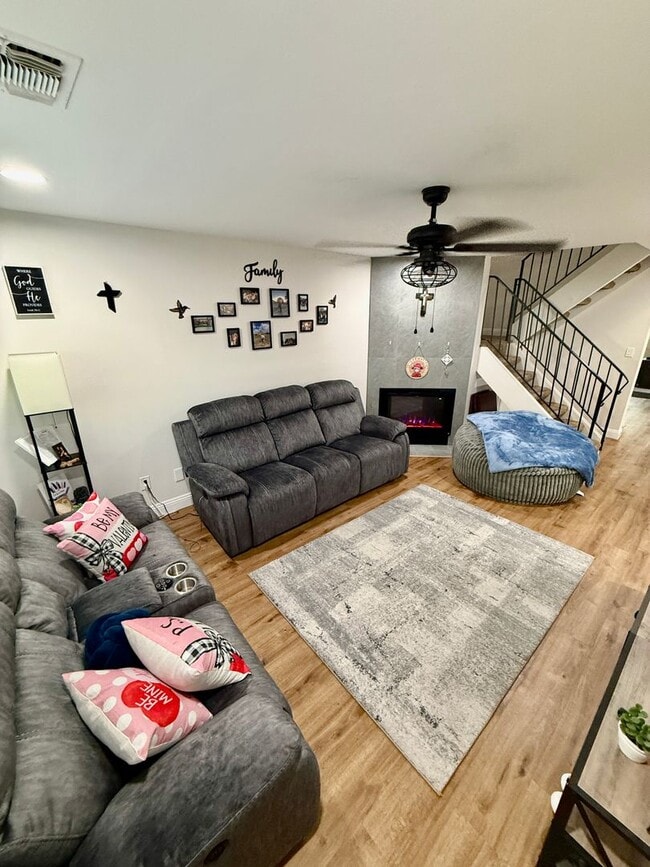 Photo - Beautifully 4-bedroom, 2.5-bathroom Condo—ready and waiting for you!