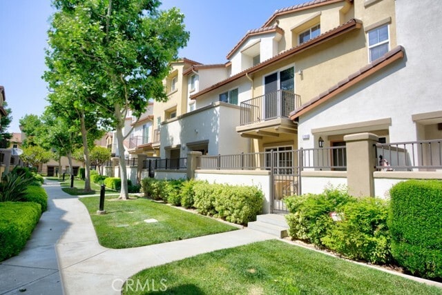 Building Photo - 17871 Shady View Dr Unit 1206