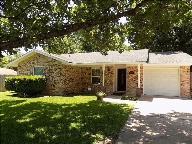 Building Photo - 8402 Leesburg Cir