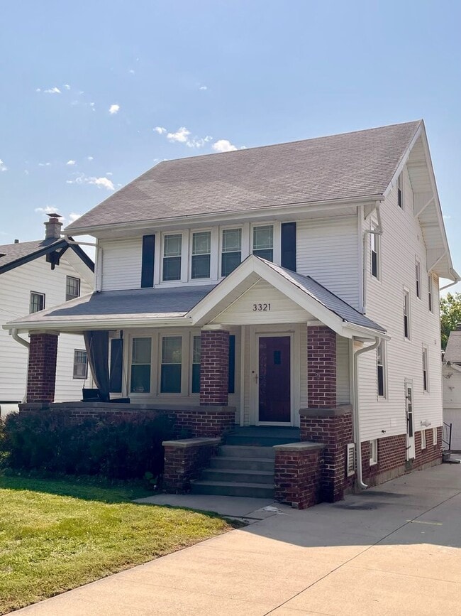 Photo - Beautiful & Spacious 3 Bedroom Rental Home...
