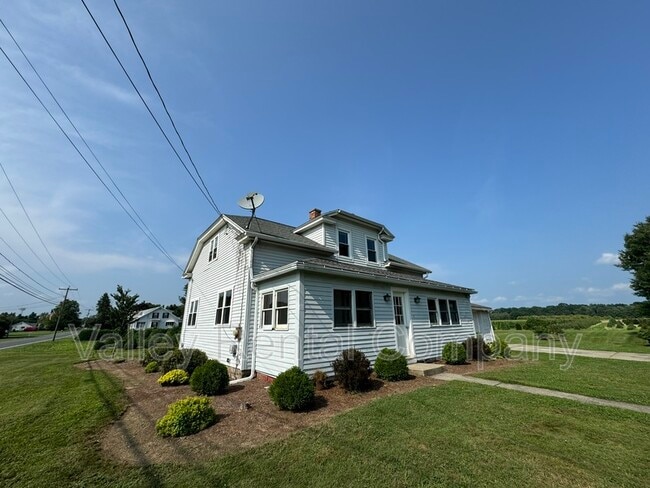 38 East St
