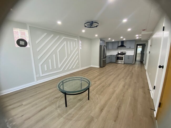 Photo - 2511 N Laramie Ave
