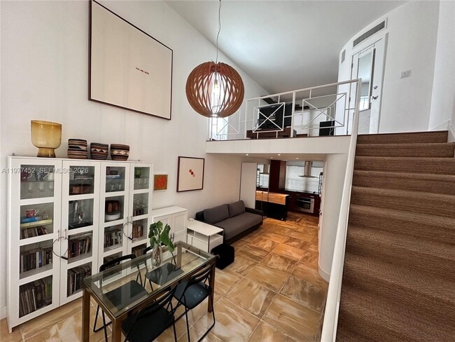 Building Photo - 6865 Bay Dr Unit 5