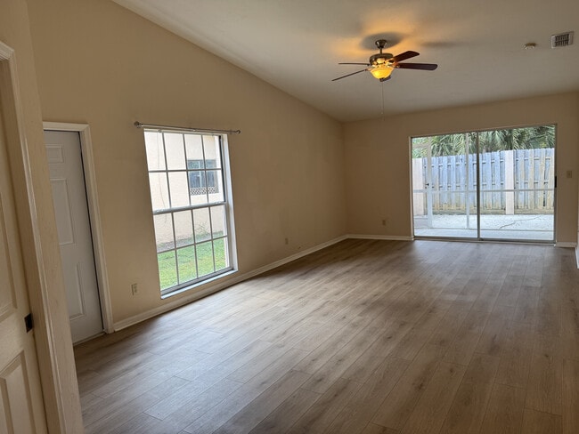 Photo - 12303 Londonderry Ln