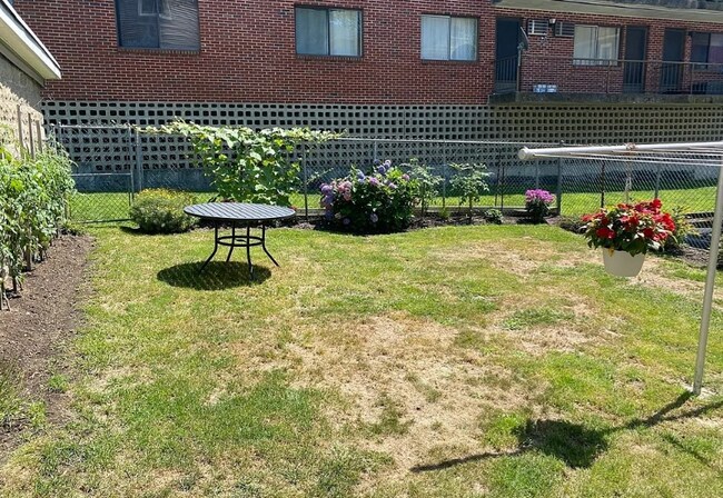 Photo - 25 Bridgeport St Unidad Apt 3