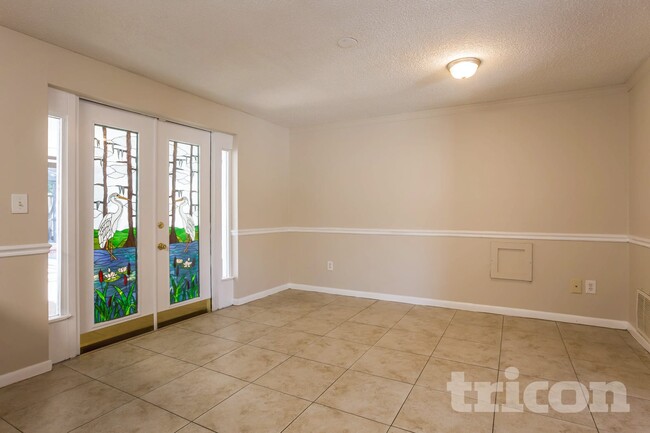 Photo - 2308 Selkirk St