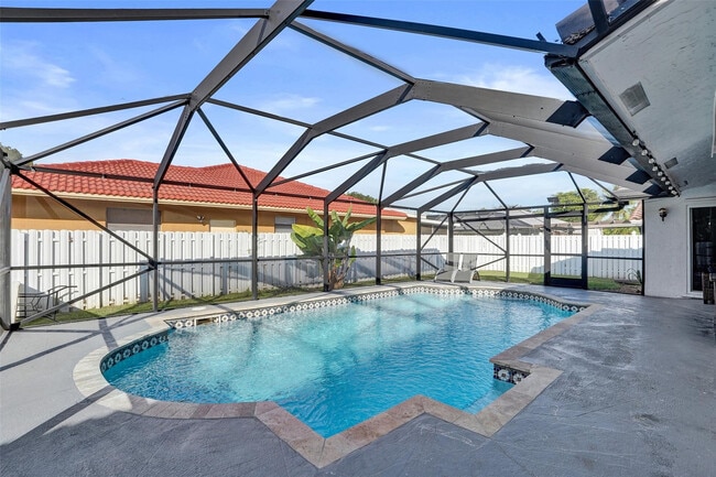 Photo - 7909 NW 19th St