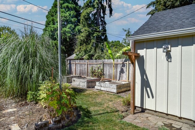 Photo - 4 Bedroom 2 Bathroom Home in Salem