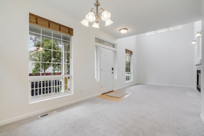Photo - Beautiful 4 Bed, 3 Bath Rental Home in Hil...