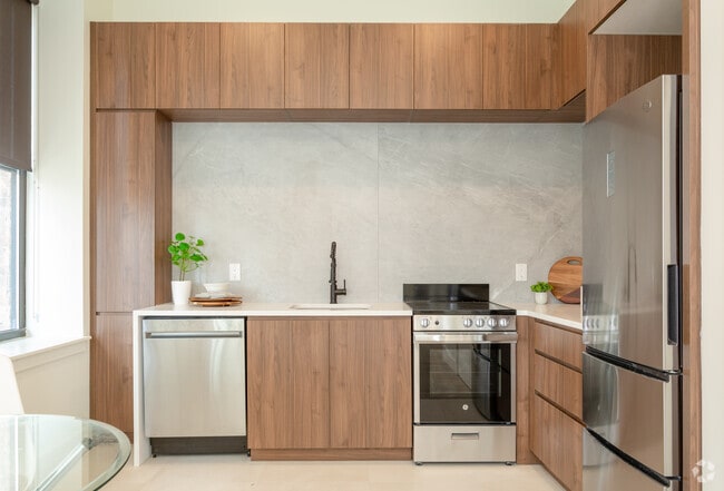 1 BR, 1 BA 624 SF Kitchen
