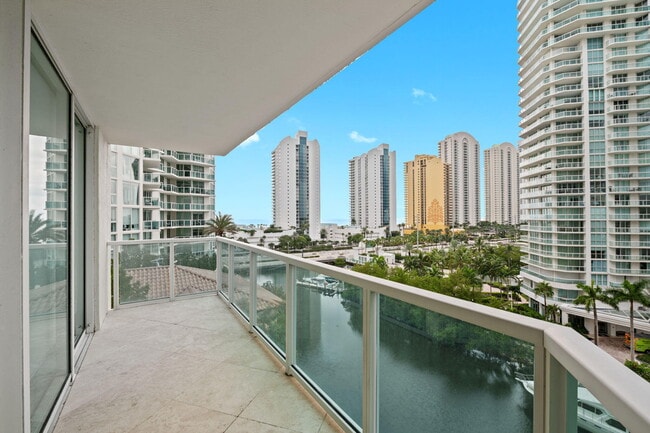 Building Photo - 200 Sunny Isles Blvd Unit 2-806