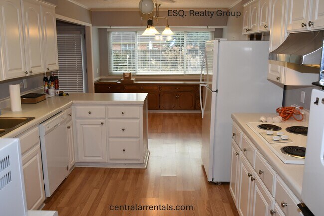 Photo - 4512 Somers Ave