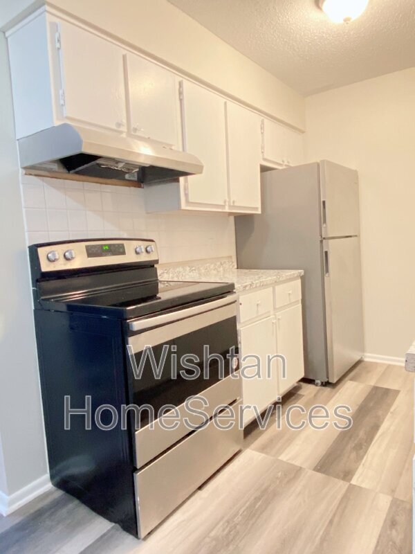 Photo - 202 Charleston Blvd Unit Apt 4