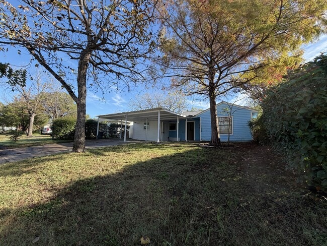 Building Photo - 317 Choctaw Trce