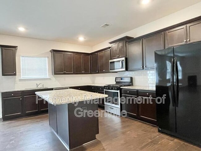 Photo - 301 Millridge Rd