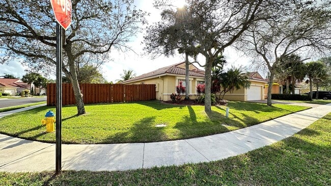 Photo - 19010 SW 10th St