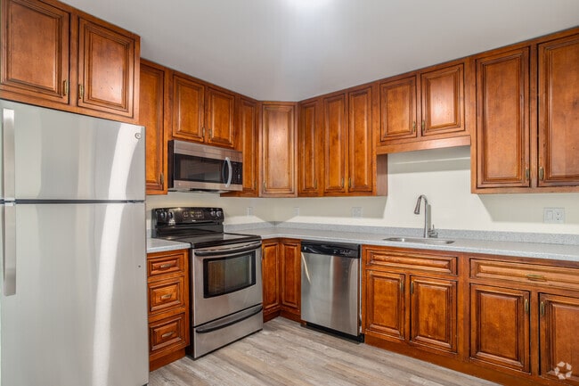 2BR, 1BA - 1,000SF - Kitchen - Windjammer Apartments