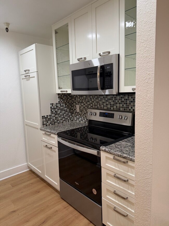 Photo - 3183 Wayside Plz Unit 105