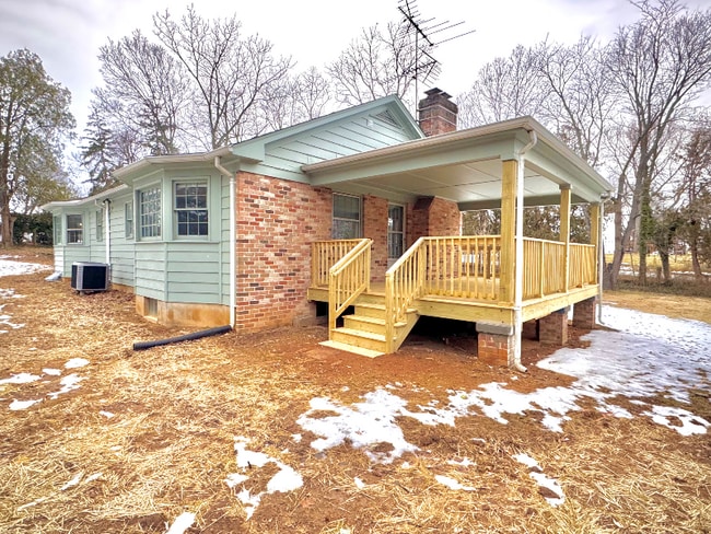 Photo - 216 S Buckmarsh St