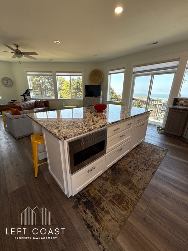 Photo - 6274 NE Port Dr