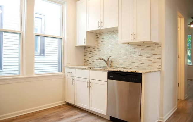 Photo - Rehabbed Unit in Lincoln Park! Unit 1F
