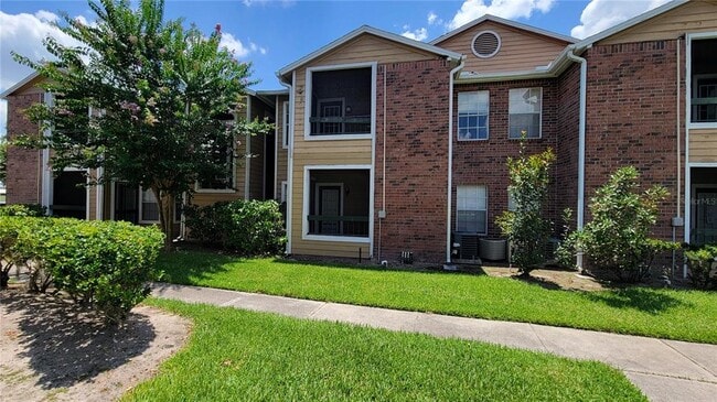 Photo - 5500 Devonbriar Way Unidad 210 Rental