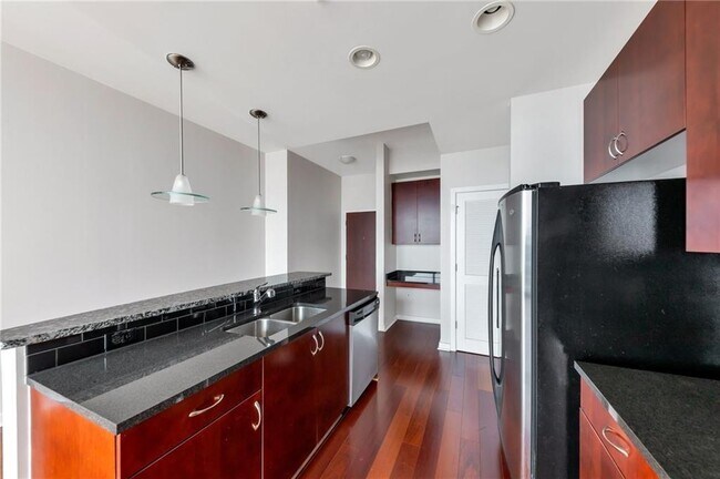 Photo - 400 W Peachtree St NW Unit 3908