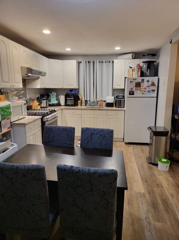 Photo - 15 Montrose St Unit 2