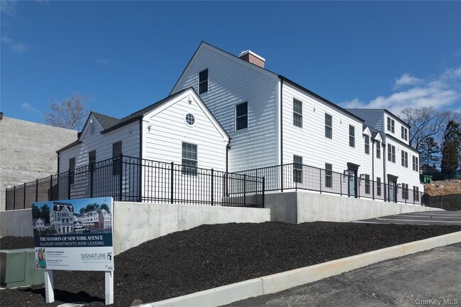 Building Photo - 1090 New York Ave Unit 102 Rental