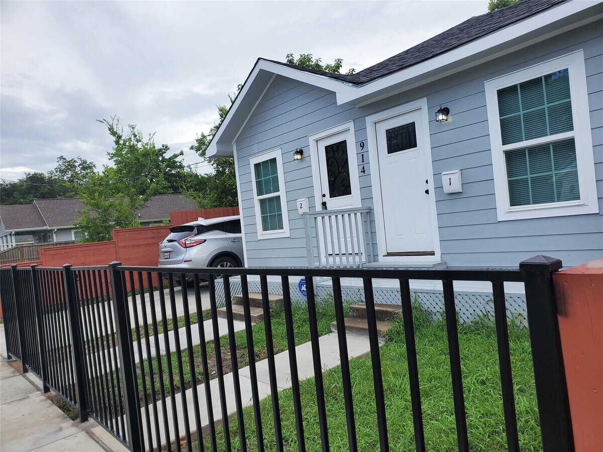 Photo - 914 E 32nd St