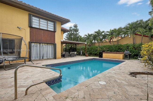 Building Photo - 20424 NE 10th Ct Rd