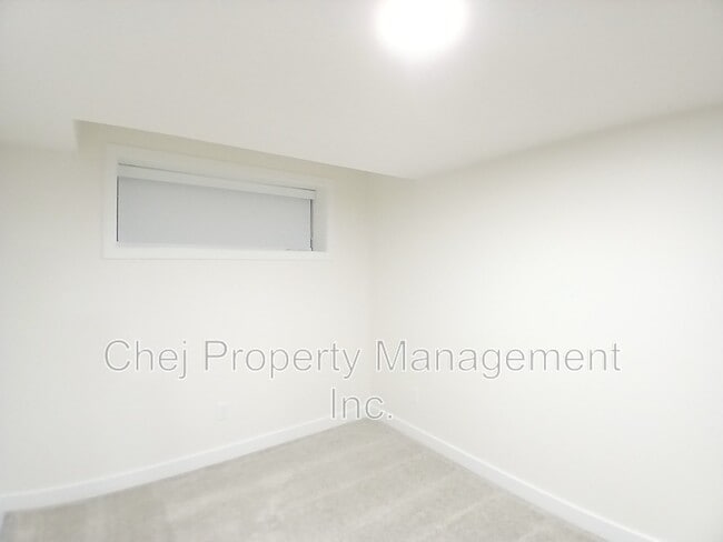 Photo - 6339 King Wynd SW Unit Lower