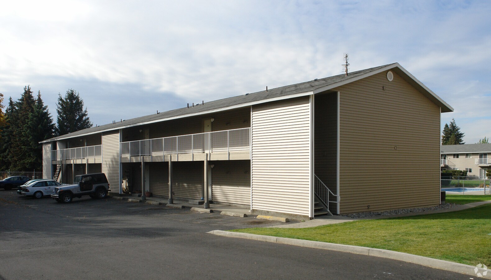 Four Oaks Apartments - Four Oaks Apartments