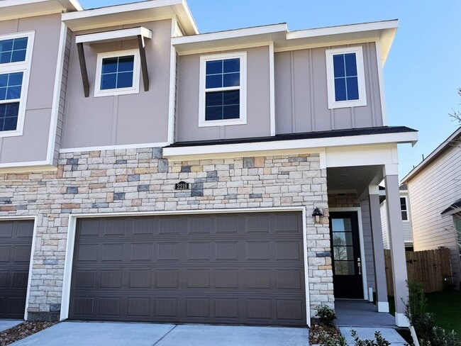 Building Photo - 2218 Via Vicky Rd