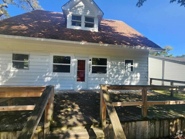 Building Photo - Close to Broad Ripple, Updated 3 Bedroom/2... Rental