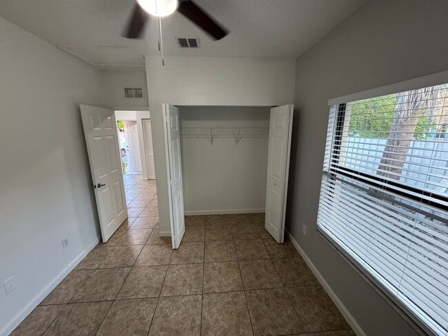 Photo - 1025-1035 NE 10th Ave