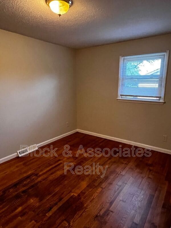 Photo - 1503 Glenridge Rd