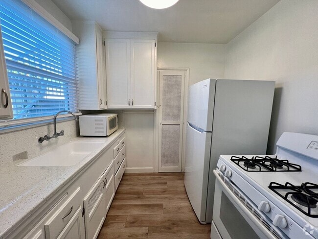 Building Photo - North Park Downstairs One Bedroom Apartmen... Unit 4468 Rental