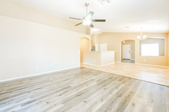 Photo - 803 S Chatsworth