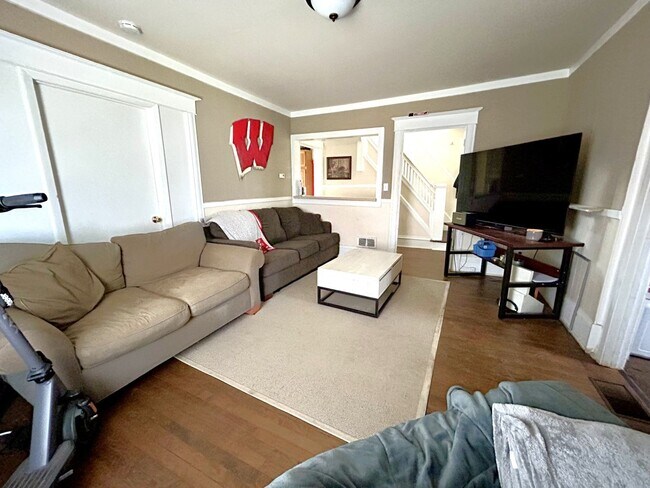 Photo - Great Location Downtown near Campus and La...