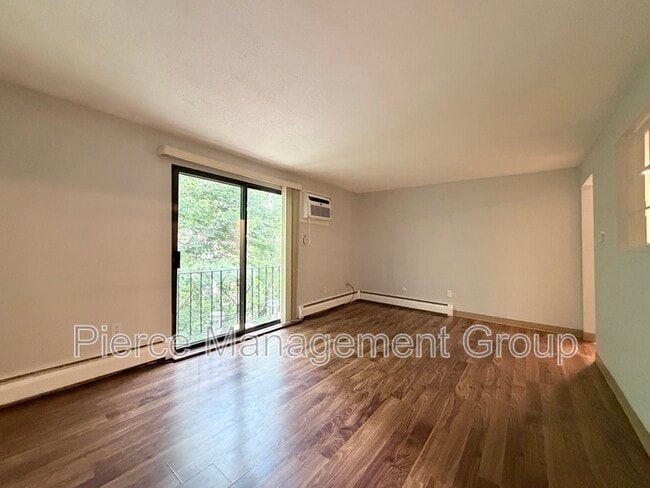 123 English Village Rd