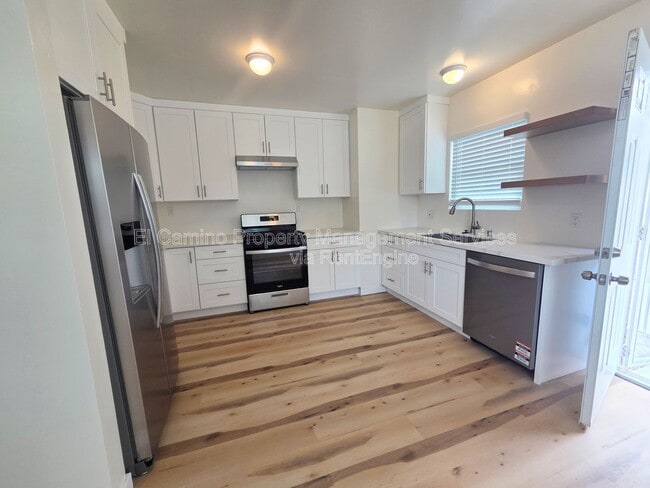 Photo - 3164 Pine Ave